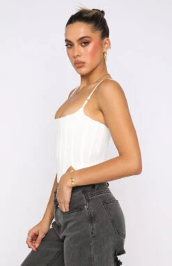 Living Large Bustier White -RD Style Shop 01.06.22 1433