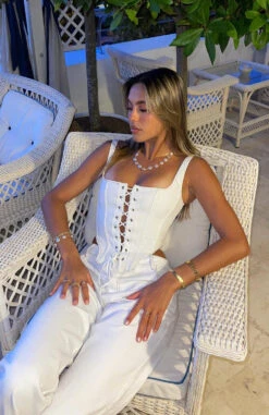 Good News Bustier Off White -RD Style Shop 311304827 1457273981460636 6324232322410620841 n