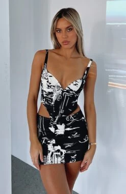 Stand Tall Bustier Dice -RD Style Shop IMG 1728 6768fb82 6b81 43fd a9a8 0ef3a8aae62b